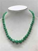 STERLING SILVER & JADEITE GRADUATED BEAD NECKLACE