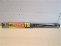 NEW TRIPLEDGE WINDSHIED WIPER BLADE 22"