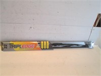 NEW TRIPLEDGE WINDSHIED WIPER BLADE 22"