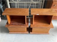 2 wooden night stands 20”x25”x12”