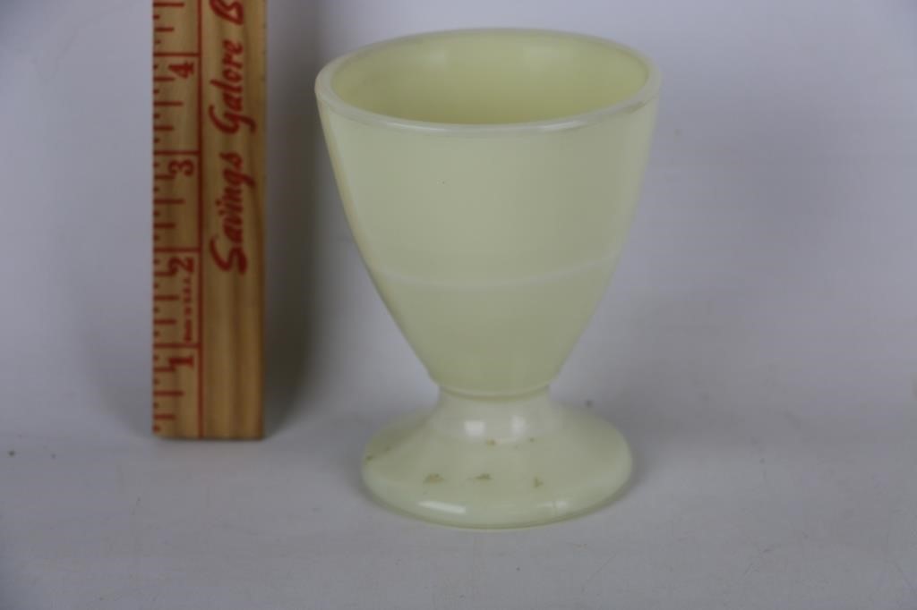 Vintage McKee Ivory Custard Egg Cup