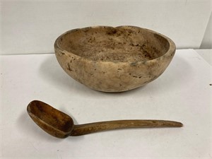 Wood bowl and ladle