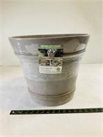 Southern Patio 16.1in stone like finish planter