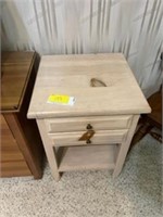 End table/Night Stand