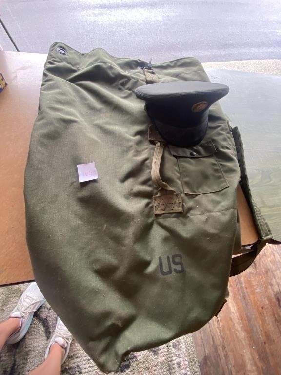 Nice US military, duffel bag, and uniform hat