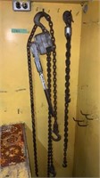 Hoist and chains (unknown working condition)