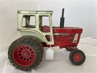 Die Cast IH Cab Tractor 9"