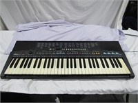 Yamaha PSR-310 Keyboard w/Cord