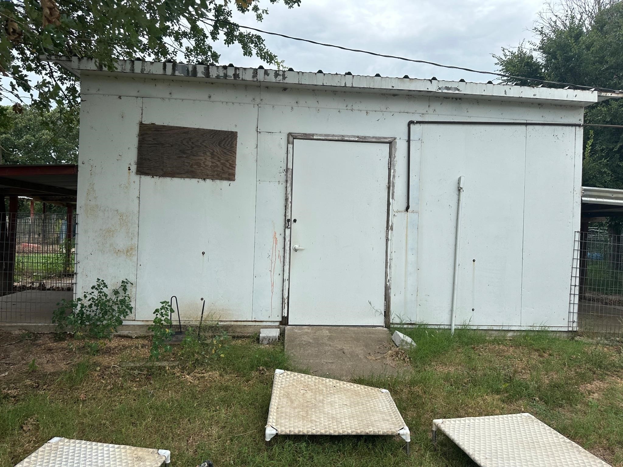 Online Estate Auction!! Milburn Oklahoma Kennel Estate