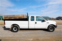 1999 Ford F250 XL Super Duty Pickup Truck With 8'