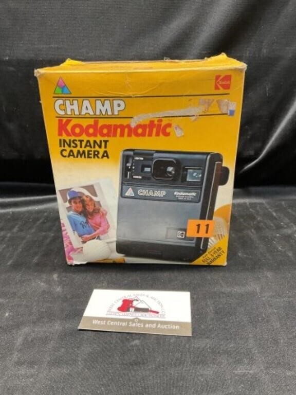 Champ Kodamatic Instant Camera