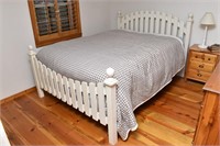 Queen Size Farmhouse Bedframe