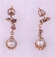 A pair of 10K yellow gold earrings with pearls