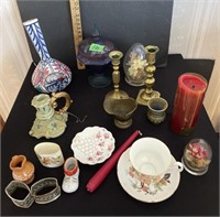 Miscellaneous decor lot- candle holders/ candles