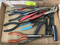 Flat w/misc assorted pliers
