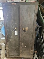 Large Safe. Combination not available. 32"