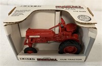 1/16 Farmall Cub Tractor,NIB