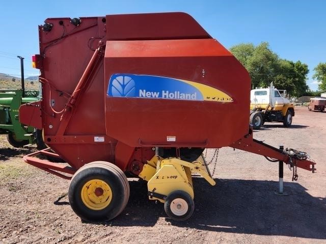 New Holland BR 7090 Round Baler