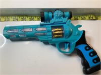 Kids Toy Revolver with Spinning Bullets and Sound