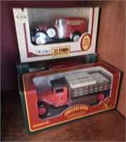 (3) Ertl Collectable Budweiser Collectable Die