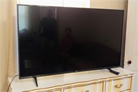 55 INCH TCL FLAT SCREEN TV TELEVISION W/ REMOTE