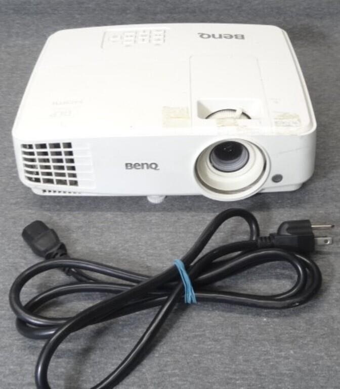 BENQ PROJECTOR