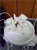 Three ceramic kittens. 5 in