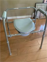 Convalescent potty chair