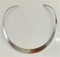 PRETTY HAMMERED STERLING SILVER NECKLACE
