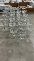 A lot of 22 clear wine glasses, goblets