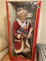 Christmas 24 inch animated and lighted Ms. Clause