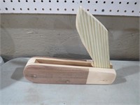 FOLKART WOOD KNIFE