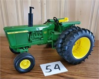 John Deere 4520 tractor