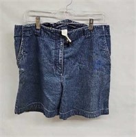 R4) WOMENS SIZE 12 SHORTS, CHRISTOPHER & BANKS