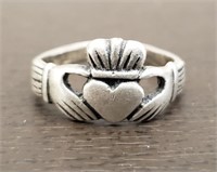 Marked 925 Silver Claddagh Ring. Sz 8.