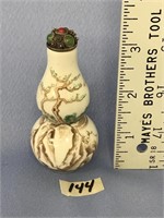 Chinese, white porcelain, double gourd snuff bottl