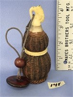 A double gourde shaped, snuff bottle, made to look