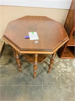 Victorian Mid sized Parlor table