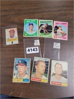 6 TRADING CARDS