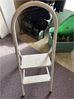 Metal step stool (2 steps)