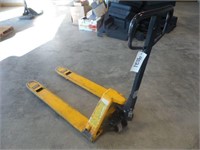 Sharp Carts Hydraulic Pallet Jack