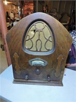 Antique Wood Case Clarion Radio