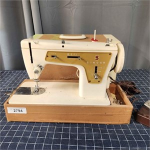 L2 Singer Sewing machine Portable Model 237