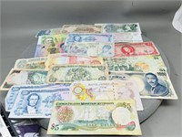 collection of world paper money