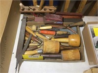 Box of woodcarving tools all to go