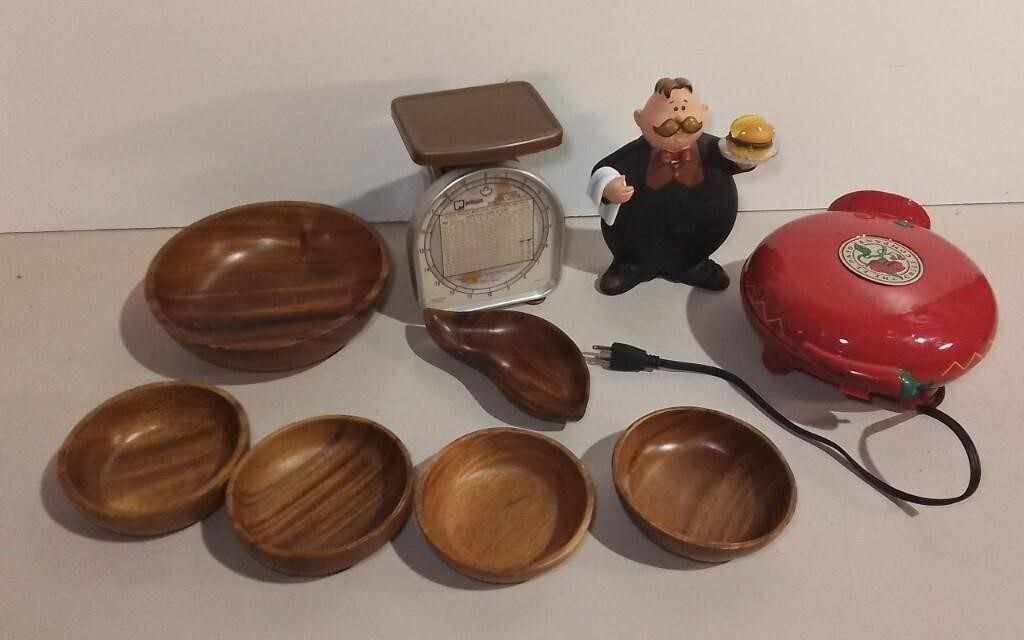 Lot Of Kitchen Items