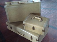 Set of 3 vintage suitcases