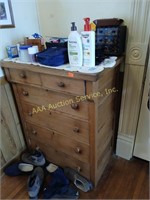 Wooden Chest dresser with 6 drawers does not