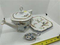 Teapot , feeding cup and paradise Plate