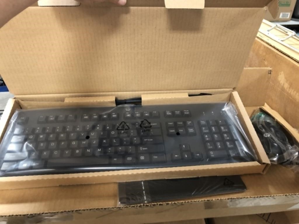 COMPUTER KEYBOARD AND MOUSE